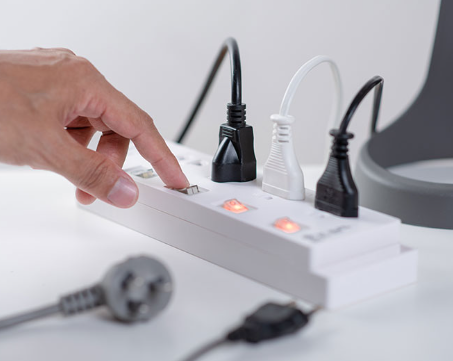 Praktis dan Efisien! Cek Tagihan Listrik Online Lewat HP dengan Telkomsel